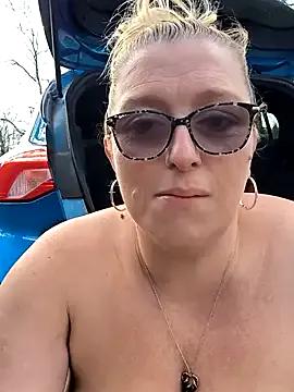 winniess40 from StripChat