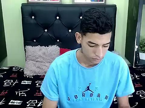 x_oliver_x from StripChat is Freechat