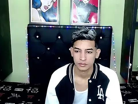 x_oliver_x from StripChat is Freechat