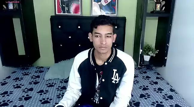 x_oliver_x from StripChat is Freechat