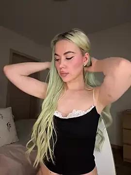 xDinnax from StripChat is Freechat