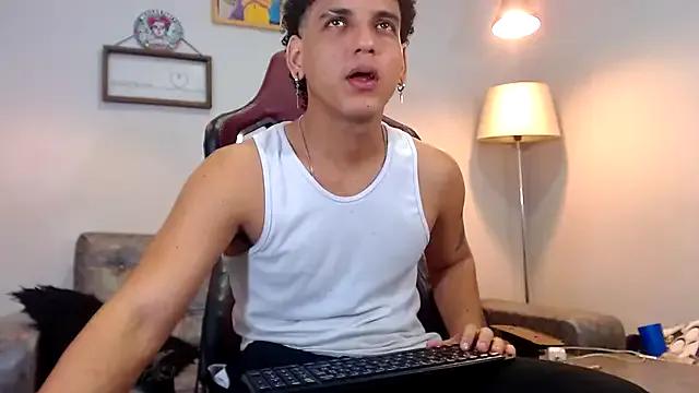 Xfire_boy69 from StripChat is Freechat