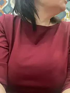 XLindaMilfX from StripChat is Freechat