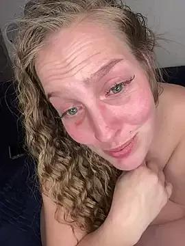 xqueenkinky from StripChat is Freechat