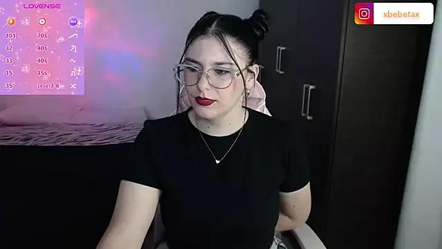 xxbbtaa from StripChat