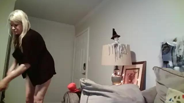 xxxangel43 from StripChat