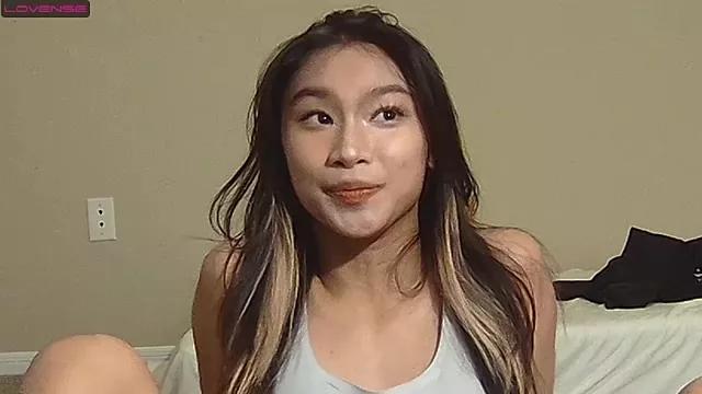 xxxoe_ from StripChat