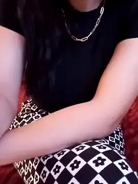 Yaraa8 from StripChat