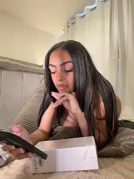 yasmingarcia from StripChat is Freechat