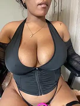 YellowHoneyDip from StripChat