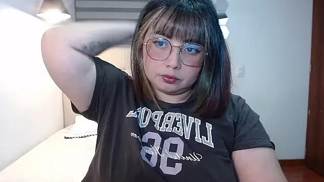 YiniBelle from StripChat is Freechat