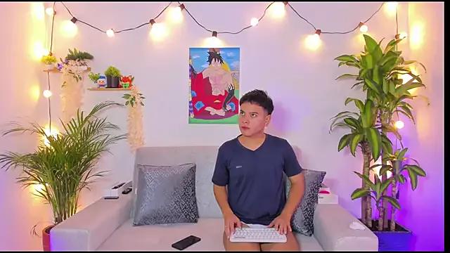 Young_Ben from StripChat is Freechat