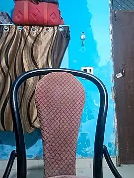 Your-sweety from StripChat is Freechat