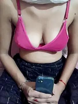 YOUR_GIRLFRND from StripChat is Freechat