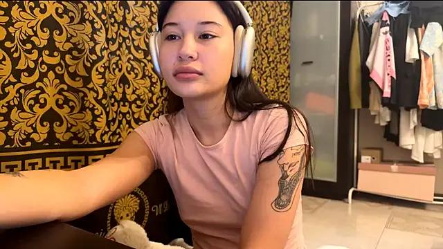 YourCoreanmiracle from StripChat is Freechat