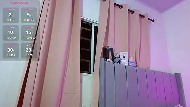 yourdollvaleri from StripChat is Freechat