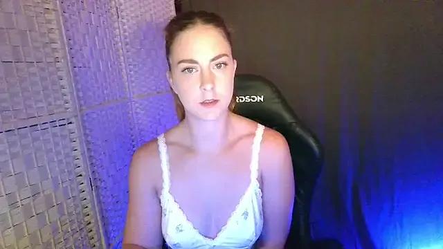 youremilyrose from StripChat is Freechat