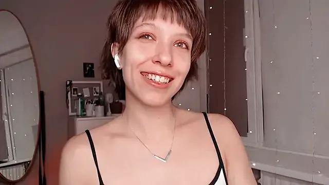 YourHotExSAndra from StripChat is Freechat