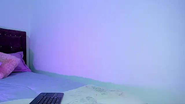 yourlatina_emely from StripChat is Freechat