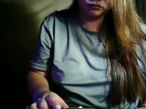 yuana25 from StripChat