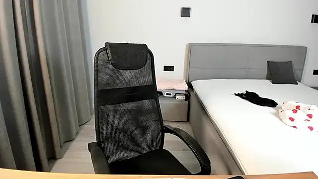 Yunamini from StripChat is Freechat