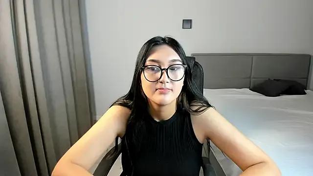 Yunamini from StripChat is Freechat