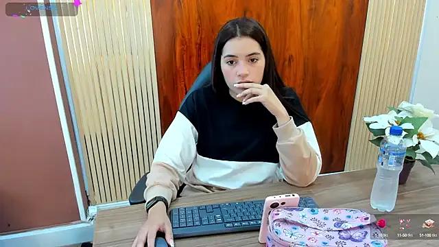Zaraa_Andersson from StripChat is Freechat