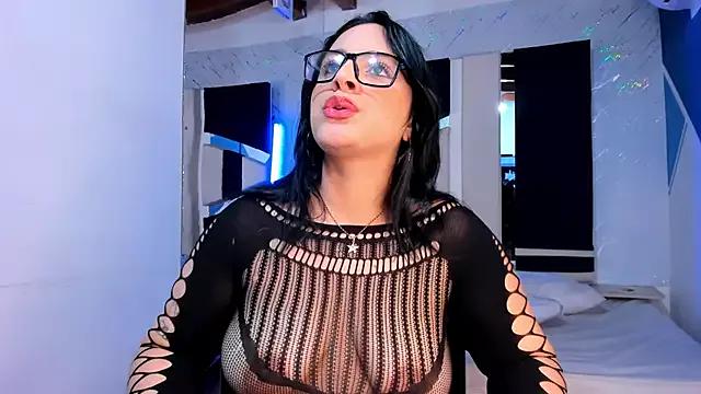 ZharaRivas from StripChat is Freechat