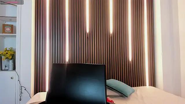 Zoe-stonee from StripChat is Freechat