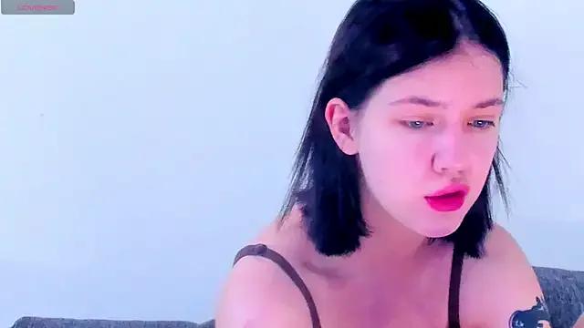 Zoe_Hiland from StripChat is Freechat