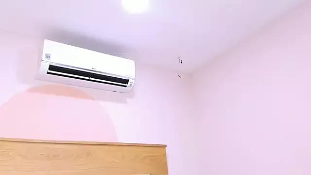ZoeMorris from StripChat is Freechat