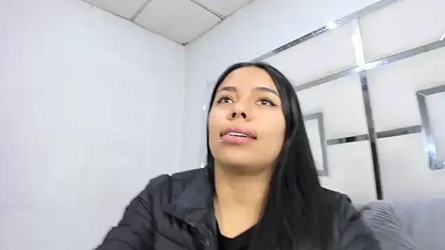 ZoeWan69 from StripChat is Freechat